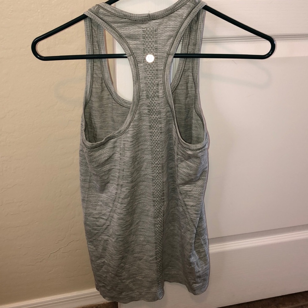 Lululemon Swift Tach Razorback - Picture 4 of 5